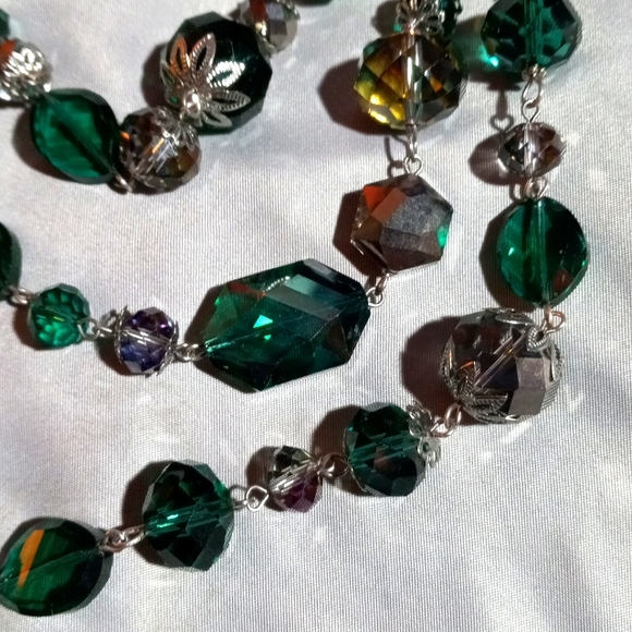 K-4 silver toned 3 strand with green,purple, and amber crystals 13"-15" necklace - Picture 4 of 7